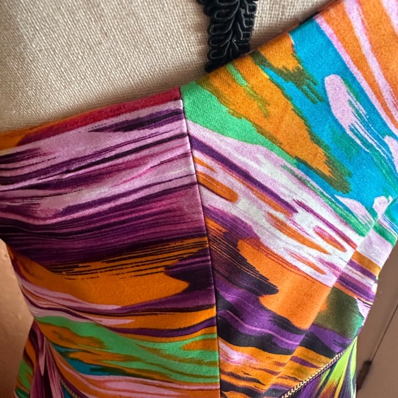 Gorgeous size 6 like new Calvin Klein halter midi swing skirt dress. - Picture 4 of 7